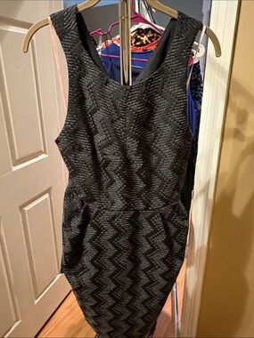 Forever 21 Black Textured Zigzag Sheath Dress